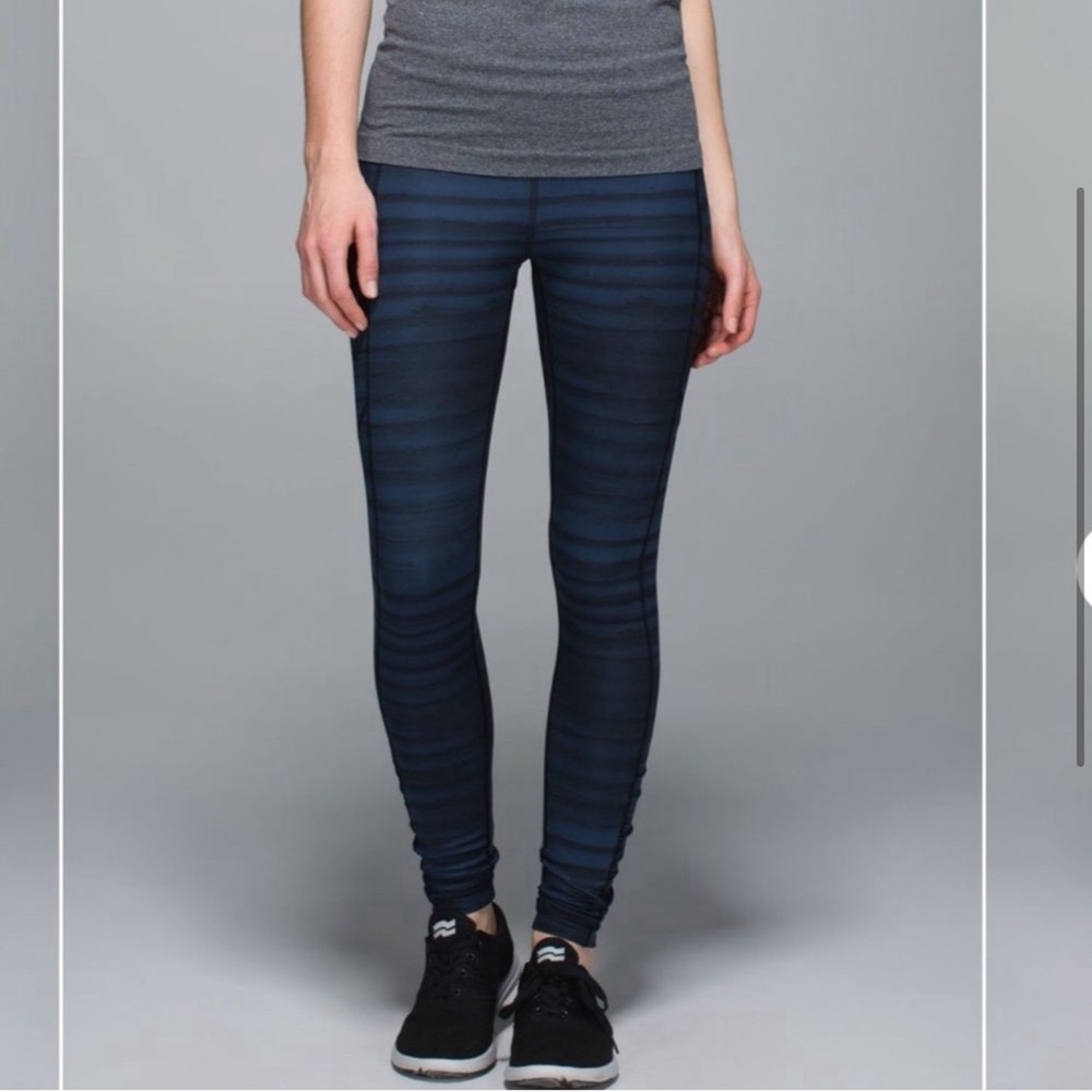 Lululemon Speed Tight III in good vibes navy print size 4